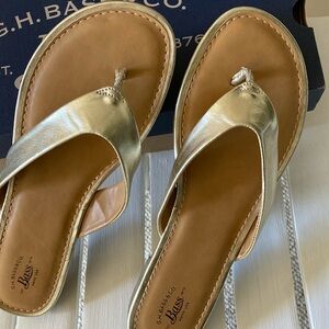BASS Gold Flat Sandals Ladies Size 8 EUC Excellent Condition